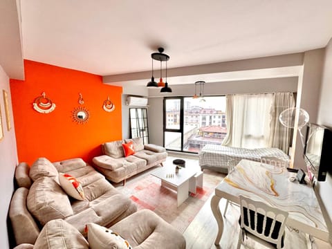 Bed, TV and multimedia, View (from property/room), View (from property/room), Living room, Seating area, Dining area, Evening entertainment