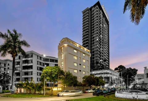 Property building, Neighbourhood