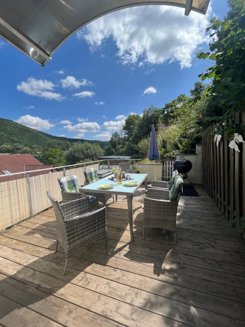 View (from property/room), Balcony/Terrace, Dining area