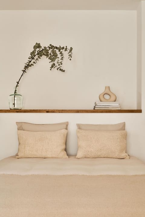 Bed, Decorative detail