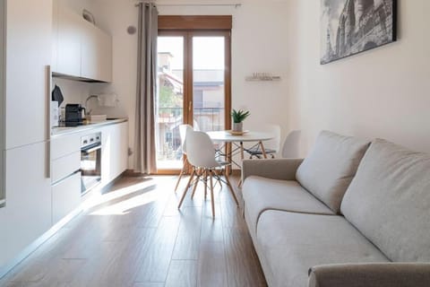 TV and multimedia, Kitchen or kitchenette, Living room, Seating area, Dining area, minibar, pet friendly