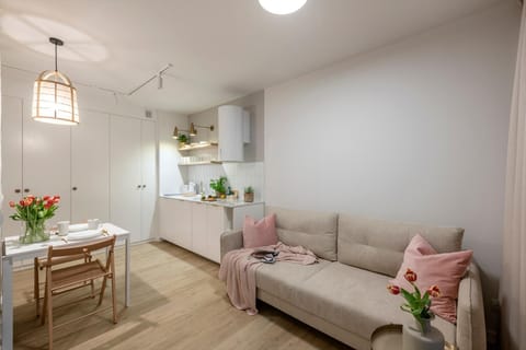 Bed, Living room, Seating area, Dining area