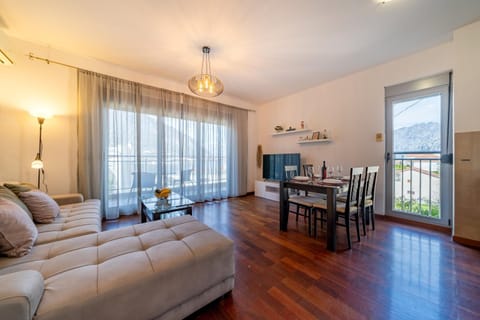 Ladybug Apartment in Dobrota