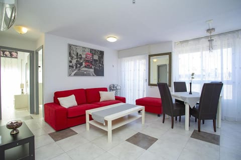 Living room, Seating area, Dining area, air conditioner
