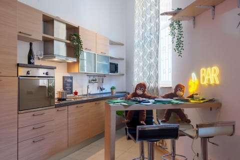 Kitchen or kitchenette, Dining area, minibar, pet friendly, stove