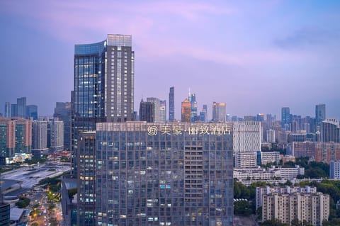 Property building, Day