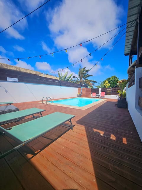 Day, Swimming pool
