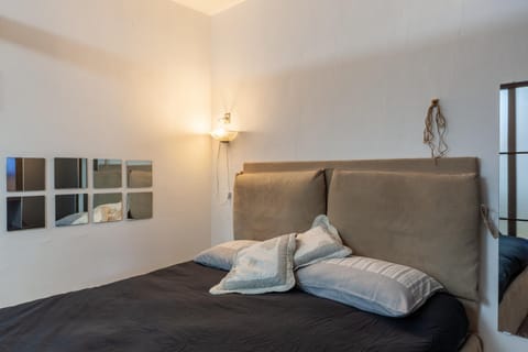 Property building, Living room, Bedroom