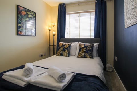 Bed, Photo of the whole room, Decorative detail, Bedroom, towels