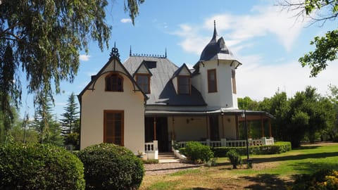 Property building, Day