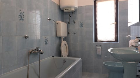 Toilet, Bathroom, Bath, towels