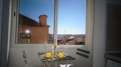 View (from property/room), Food and drinks, Dining area