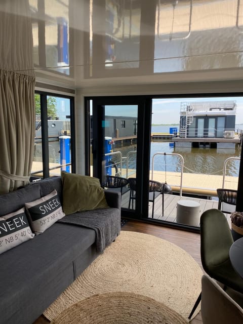 Balcony/Terrace, Living room