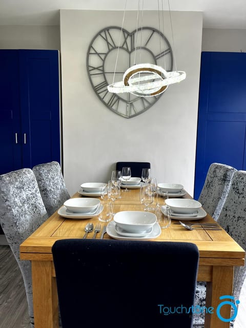 Seating area, Dining area, kitchen