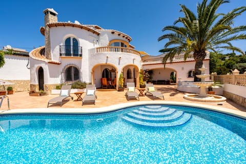 Patio, Balcony/Terrace, Balcony/Terrace, Swimming pool, Swimming pool