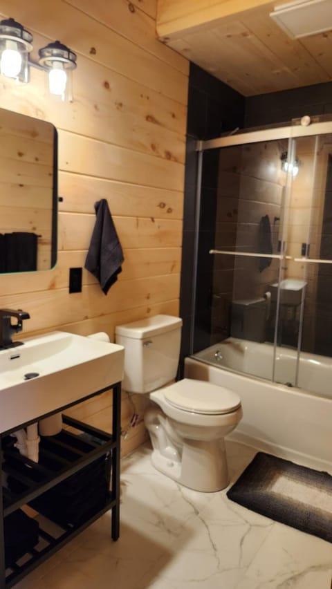 Flying High Luxury Cabin Cabin in Kentucky