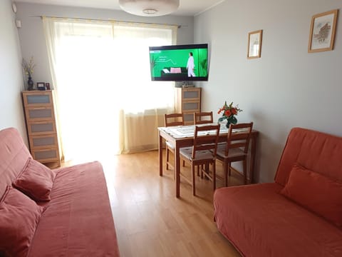 Communal lounge/ TV room, Parking