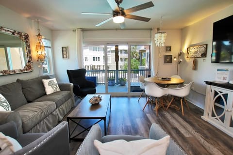 Laguna Bella B4 by Youngs Suncoast Apartment in West Beach