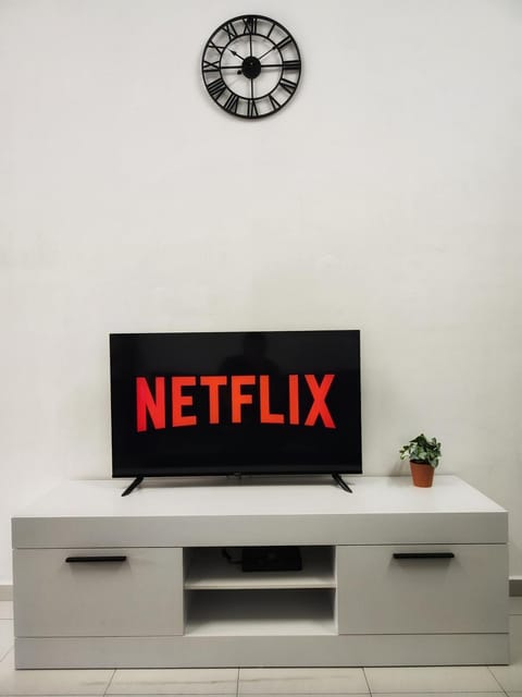 Communal lounge/ TV room, TV and multimedia, Evening entertainment