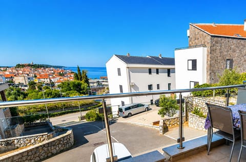 Property building, Day, View (from property/room), Balcony/Terrace, Seating area, City view, City view, Sea view, Sea view, Location, Parking