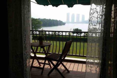 Natural landscape, View (from property/room), Balcony/Terrace, Lake view