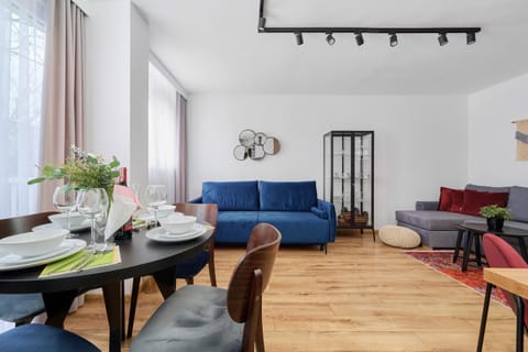 Living room, Photo of the whole room, Seating area, Dining area