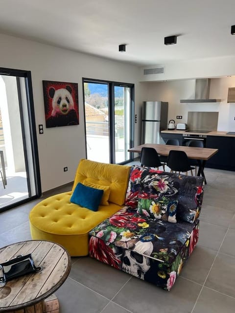 Logement neuf-Ghisonaccia centre, à 5min de la Mer Apartment in Ghisonaccia