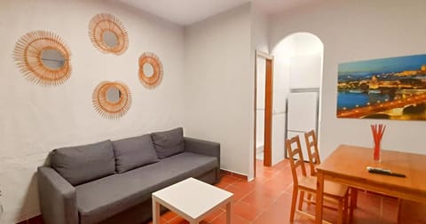 TV and multimedia, Living room, Seating area, Dining area, air conditioner, air conditioner