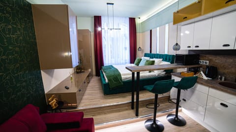 Bed, Kitchen or kitchenette, Bedroom