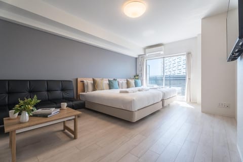 Bed, TV and multimedia, Balcony/Terrace, Photo of the whole room, Bedroom