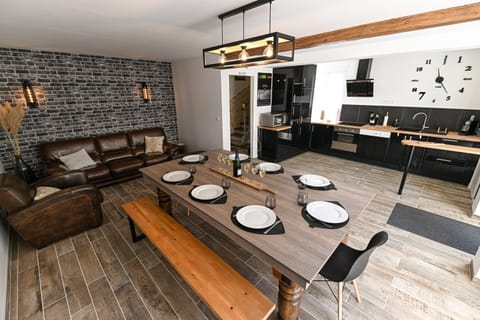 Kitchen or kitchenette, Living room, Dining area