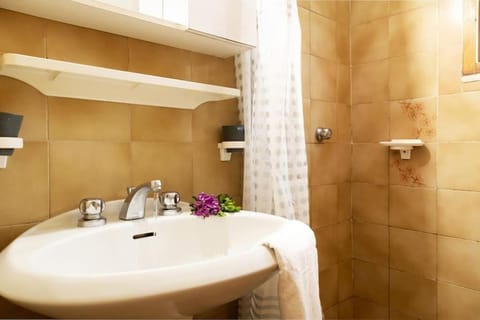 Shower, Bathroom, towels