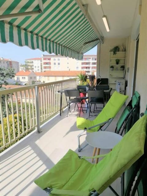 Palais Royal, plages à pied, centre St Raphael Apartment in Saint-Raphael