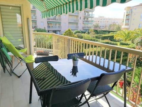 Palais Royal, plages à pied, centre St Raphael Apartment in Saint-Raphael