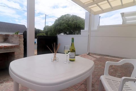 M & M Flat Arniston Apartment in Western Cape