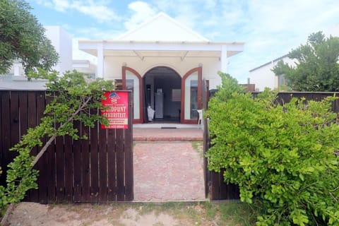 M & M Flat Arniston Apartment in Western Cape