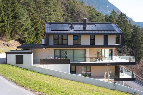 Property building, Spring