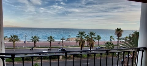 View (from property/room), Balcony/Terrace, Beach, Location