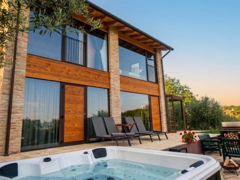 Property building, Day, Natural landscape, Hot Tub, View (from property/room), sunbed