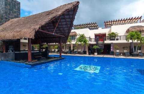 Property building, Pool view, Swimming pool, Swimming pool, sunbed