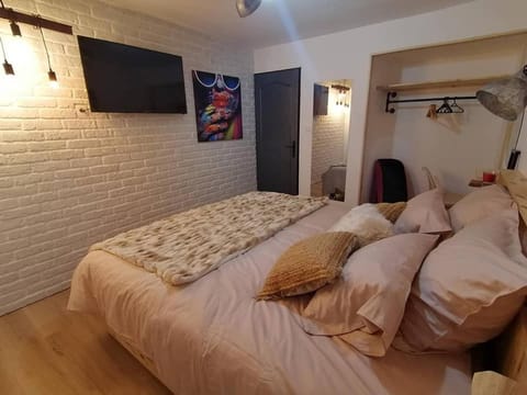 TV and multimedia, Bedroom