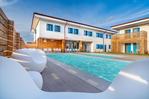 Property building, Swimming pool