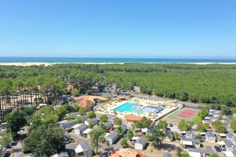 Bird's eye view, Swimming pool
