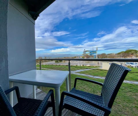 Patio, Day, Natural landscape, View (from property/room), Balcony/Terrace