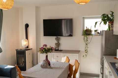 TV and multimedia, Dining area