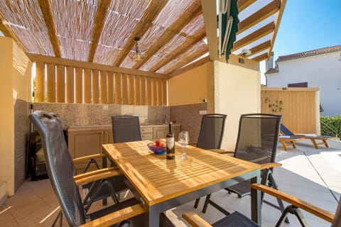 Balcony/Terrace, Kitchen or kitchenette, Dining area