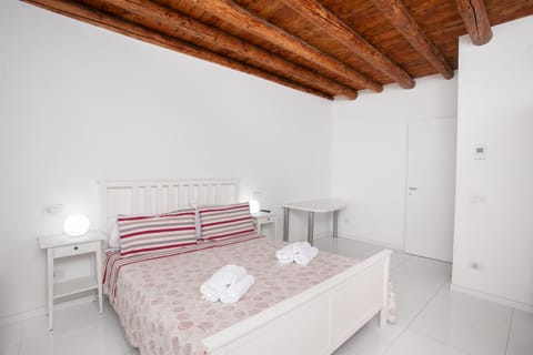 Bed, Photo of the whole room, Bedroom, towels, wardrobe