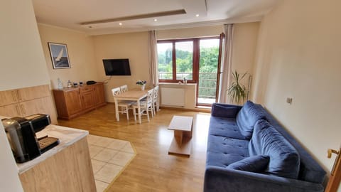 TV and multimedia, Living room, Dining area
