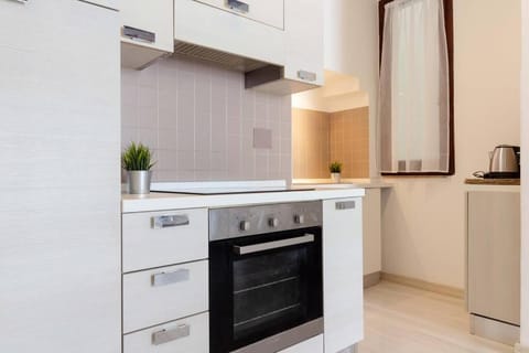 Kitchen or kitchenette, pet friendly, stove