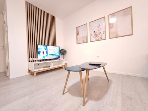 TV and multimedia, Living room, hair dresser